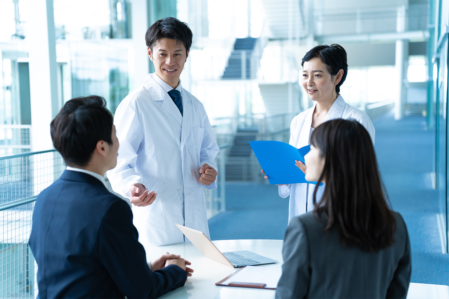 医療業界における代理店選定のポイントと交渉術 — 頭打ちから再成長へ