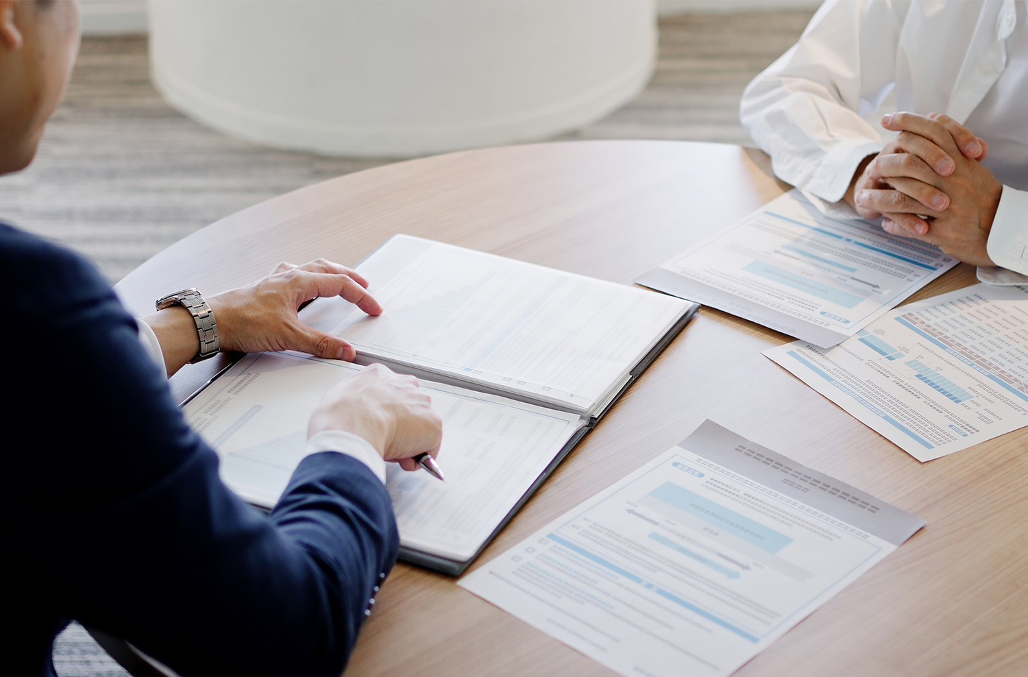 医療機関営業でありがちな失敗事例と回避策 — 代理店任せで頭打ちだった部長の実録